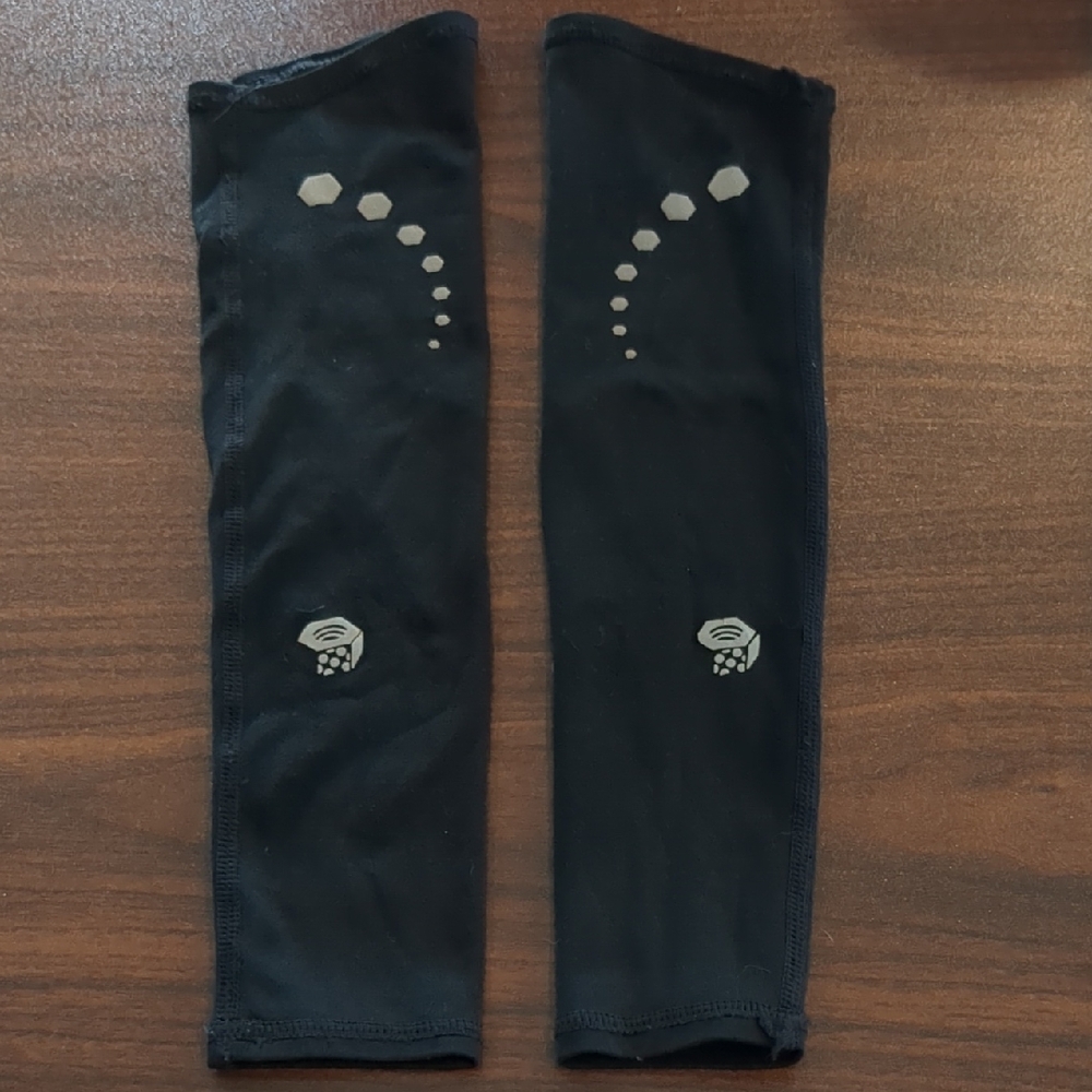 Mountain Hardware arm sleeves